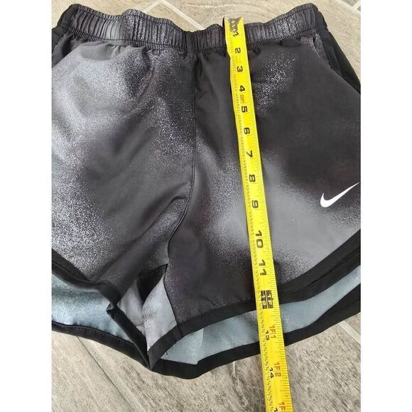 Women's Nike Dri Fit Tempo Running Shorts Black and Gray Size Small - Picture 2 of 6